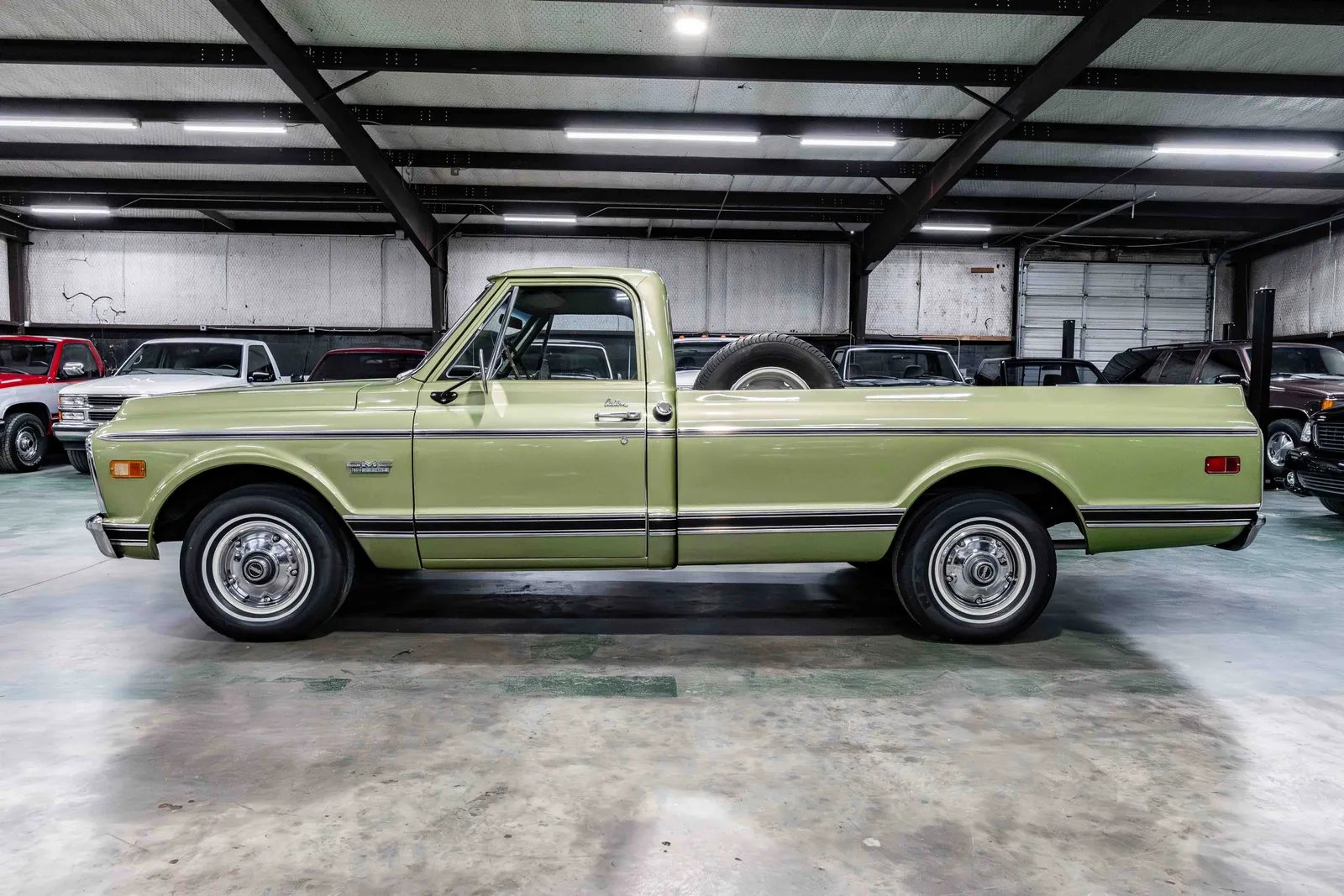 1969-GMC-C10-Green-A19436-34.jpg